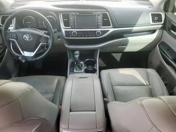 5TDDGRFH7JS050049 2018 TOYOTA HIGHLANDER - Image 8