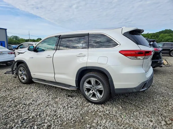 5TDDGRFH7JS051461 2018 TOYOTA HIGHLANDER - Image 2