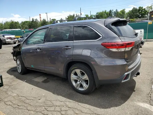 5TDDGRFH7KS055821 2019 TOYOTA HIGHLANDER - Image 2