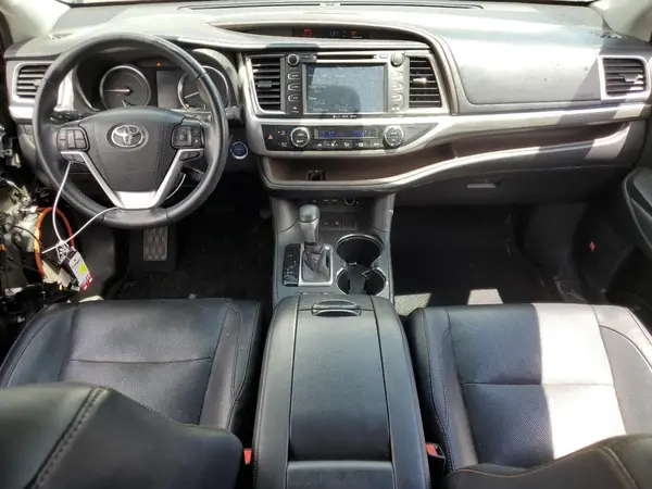 5TDDGRFH7KS055821 2019 TOYOTA HIGHLANDER - Image 8