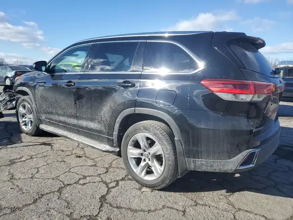 5TDDGRFH7KS061358 2019 TOYOTA HIGHLANDER - Image 2