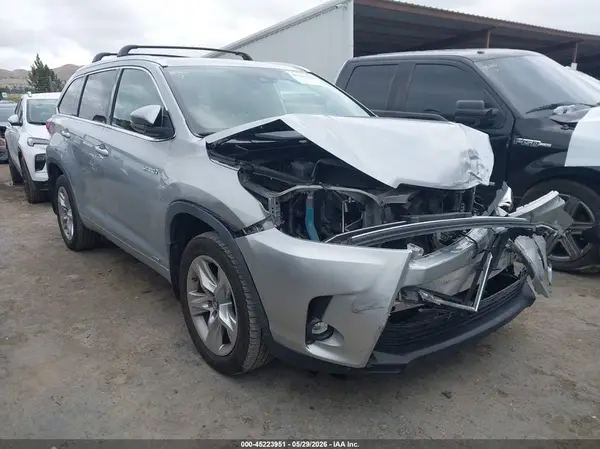5TDDGRFH7KS072294 2019 TOYOTA HIGHLANDER - Image 1
