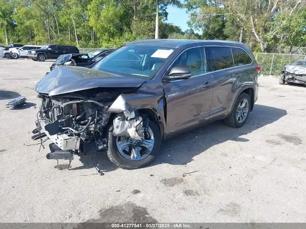 5TDDGRFH7KS072831 2019 TOYOTA HIGHLANDER - Image 2