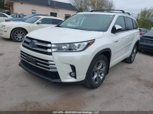 5TDDGRFH7KS074739 2019 TOYOTA HIGHLANDER - Image 2