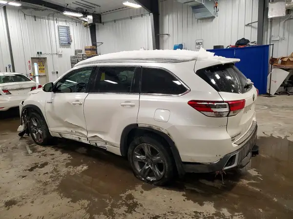 5TDDGRFH8HS021069 2017 TOYOTA HIGHLANDER - Image 2