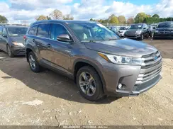5TDDGRFH8HS021637 2017 TOYOTA HIGHLANDER