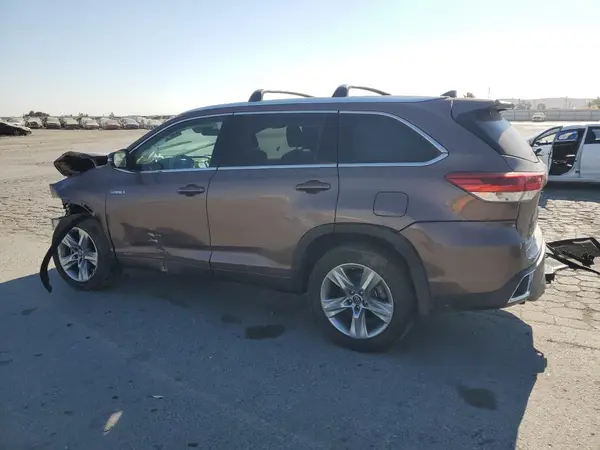 5TDDGRFH8HS023808 2017 TOYOTA HIGHLANDER - Image 2