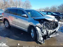 5TDDGRFH8HS024036 2017 TOYOTA HIGHLANDER