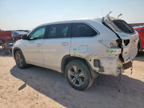 5TDDGRFH8HS025722 2017 TOYOTA HIGHLANDER - Image 2