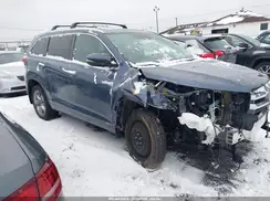 5TDDGRFH8HS031553 2017 TOYOTA HIGHLANDER