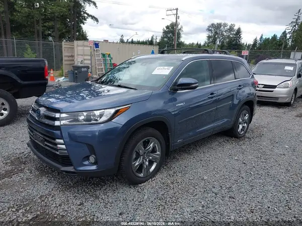5TDDGRFH8JS037262 2018 TOYOTA HIGHLANDER - Image 2