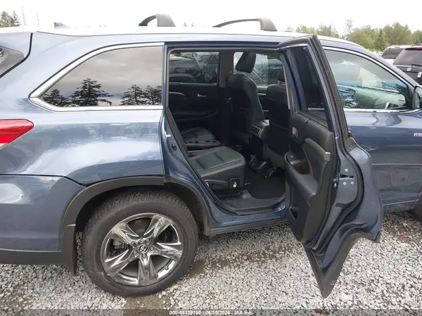 5TDDGRFH8JS037262 2018 TOYOTA HIGHLANDER - Image 8