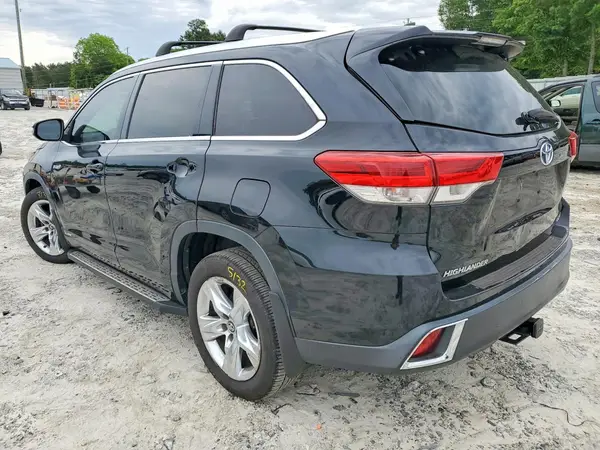 5TDDGRFH8JS039979 2018 TOYOTA HIGHLANDER - Image 2