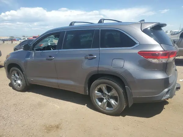 5TDDGRFH8JS042008 2018 TOYOTA HIGHLANDER - Image 2