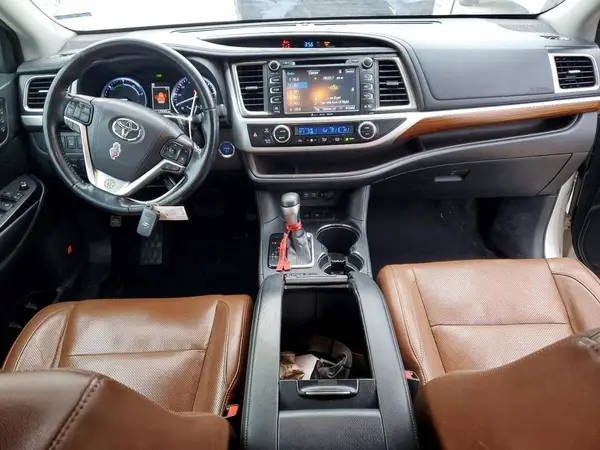 5TDDGRFH8JS050920 2018 TOYOTA HIGHLANDER - Image 8