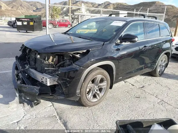 5TDDGRFH8KS062339 2019 TOYOTA HIGHLANDER - Image 2