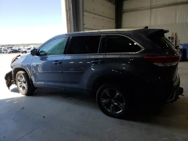 5TDDGRFH8KS070831 2019 TOYOTA HIGHLANDER - Image 2