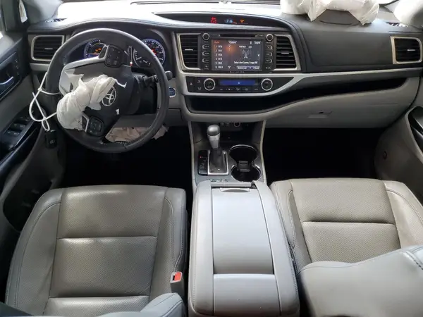 5TDDGRFH8KS070831 2019 TOYOTA HIGHLANDER - Image 8