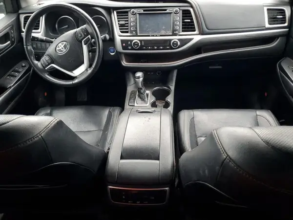 5TDDGRFH8KS070876 2019 TOYOTA HIGHLANDER - Image 8