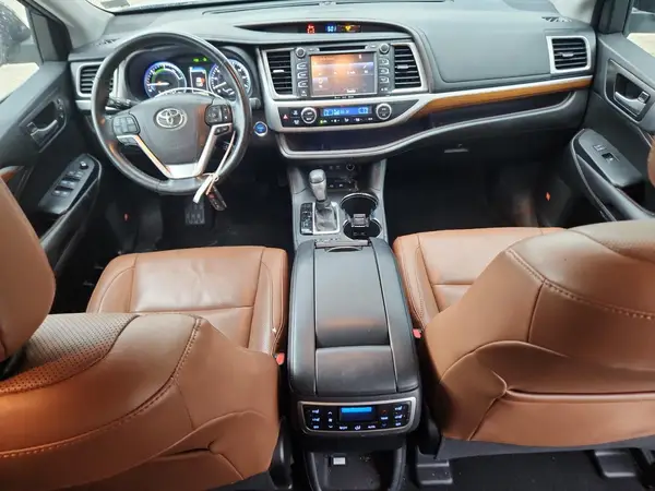 5TDDGRFH9HS023381 2017 TOYOTA HIGHLANDER - Image 8
