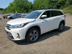 5TDDGRFH9HS023560 2017 TOYOTA HIGHLANDER