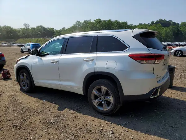 5TDDGRFH9HS023560 2017 TOYOTA HIGHLANDER - Image 2