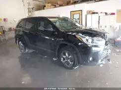 5TDDGRFH9HS023784 2017 TOYOTA HIGHLANDER