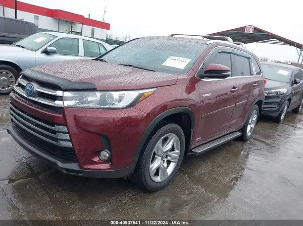 5TDDGRFH9HS024322 2017 TOYOTA HIGHLANDER - Image 2