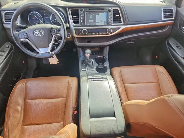 5TDDGRFH9HS024854 2017 TOYOTA HIGHLANDER - Image 8