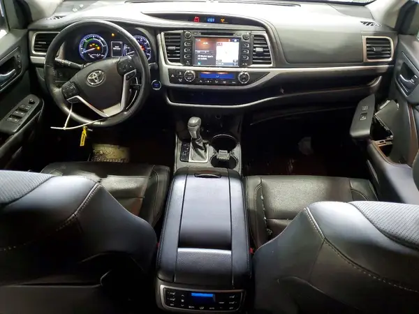 5TDDGRFH9HS025115 2017 TOYOTA HIGHLANDER - Image 8