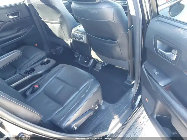 5TDDGRFH9HS027270 2017 TOYOTA HIGHLANDER - Image 8