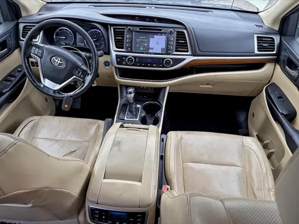 5TDDGRFH9HS027429 2017 TOYOTA HIGHLANDER - Image 8
