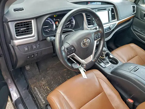 5TDDGRFH9HS029360 2017 TOYOTA HIGHLANDER - Image 8