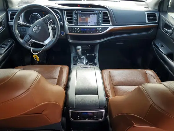 5TDDGRFH9HS031092 2017 TOYOTA HIGHLANDER - Image 8