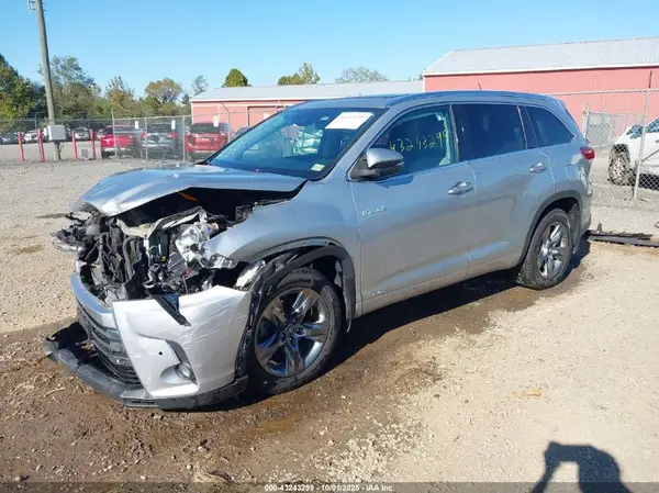 5TDDGRFH9HS031688 2017 TOYOTA HIGHLANDER - Image 2