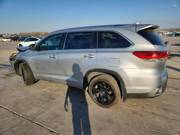 5TDDGRFH9JS042051 2018 TOYOTA HIGHLANDER - Image 2