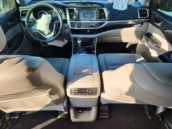 5TDDGRFH9JS042051 2018 TOYOTA HIGHLANDER - Image 8