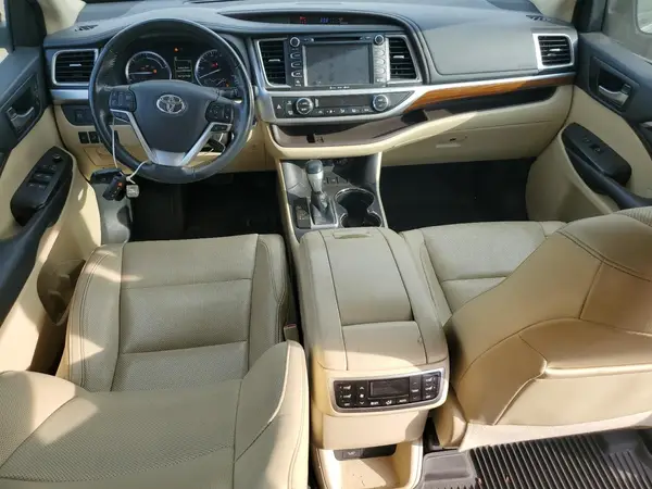 5TDDGRFH9JS042745 2018 TOYOTA HIGHLANDER - Image 8