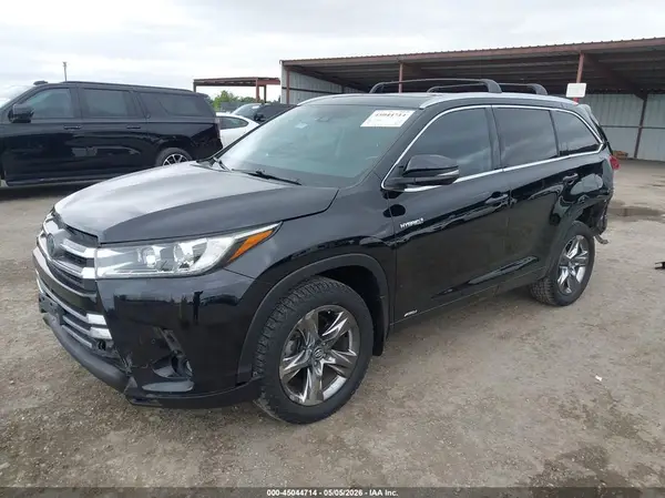 5TDDGRFH9JS043054 2018 TOYOTA HIGHLANDER - Image 2