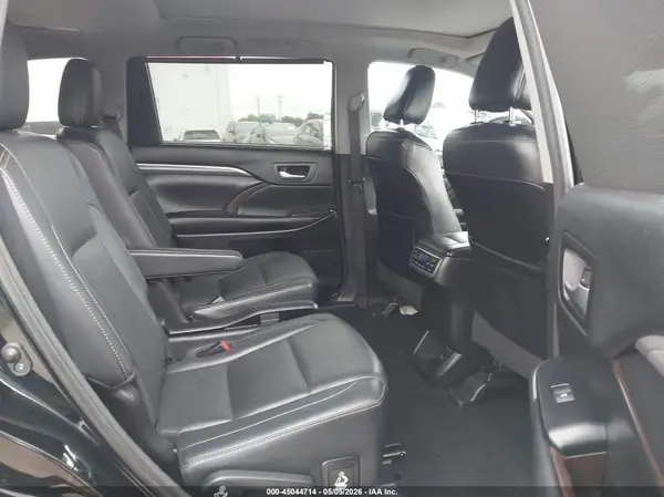 5TDDGRFH9JS043054 2018 TOYOTA HIGHLANDER - Image 8