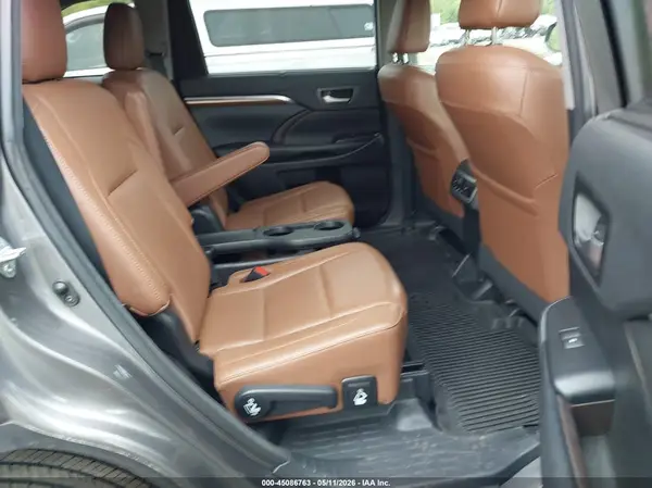 5TDDGRFH9JS045290 2018 TOYOTA HIGHLANDER - Image 8