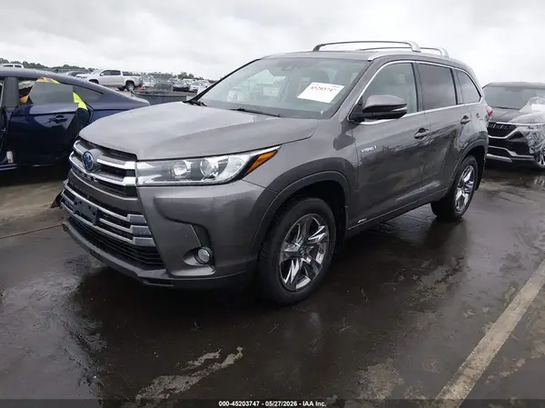5TDDGRFH9JS047458 2018 TOYOTA HIGHLANDER - Image 2