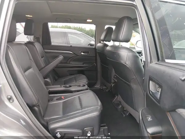 5TDDGRFH9JS047458 2018 TOYOTA HIGHLANDER - Image 8