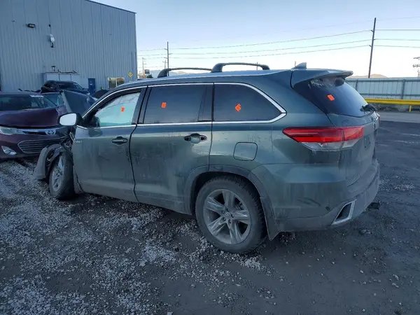 5TDDGRFH9JS047945 2018 TOYOTA HIGHLANDER - Image 2