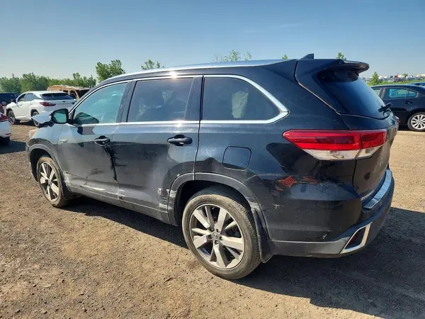 5TDDGRFH9JS052157 2018 TOYOTA HIGHLANDER - Image 2