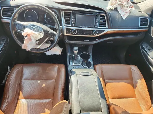 5TDDGRFH9JS052157 2018 TOYOTA HIGHLANDER - Image 8