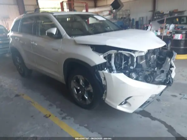 5TDDGRFH9KS052502 2019 TOYOTA HIGHLANDER - Image 1