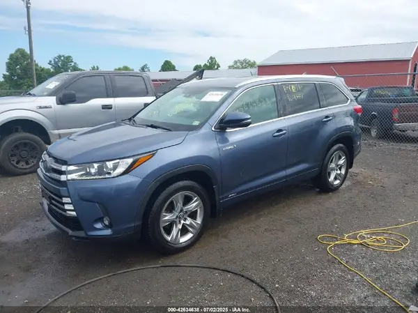 5TDDGRFH9KS062723 2019 TOYOTA HIGHLANDER - Image 2