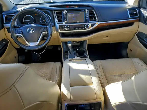 5TDDGRFH9KS068778 2019 TOYOTA HIGHLANDER - Image 8