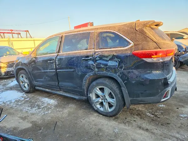 5TDDGRFH9KS070269 2019 TOYOTA HIGHLANDER - Image 2